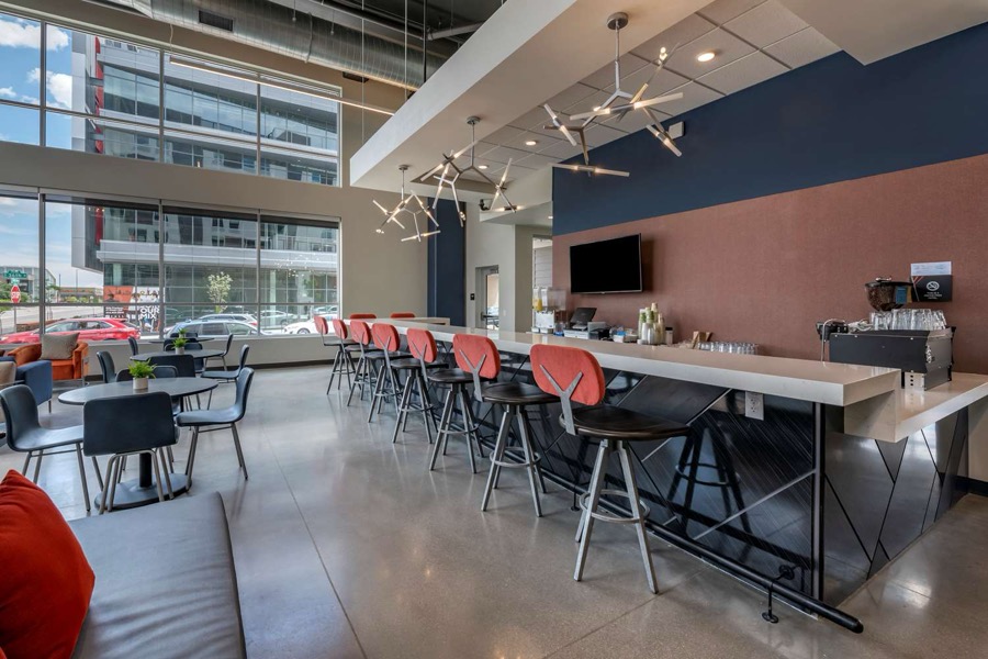 Vīb Hotel by Best Western Denver RiNo lobby lounge