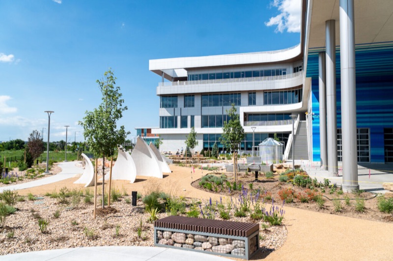 Outdoor garden and gathering space at CSU Spur